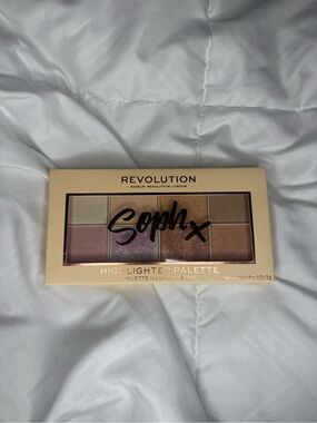 Revolution Soph X Highlighter Palette